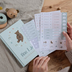 Baby-Tagebuch „Babys erstes Jahr" - Bär mit Sticker