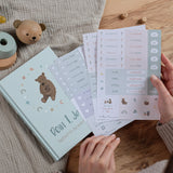 Baby-Tagebuch „Babys erstes Jahr" - Bär mit Sticker