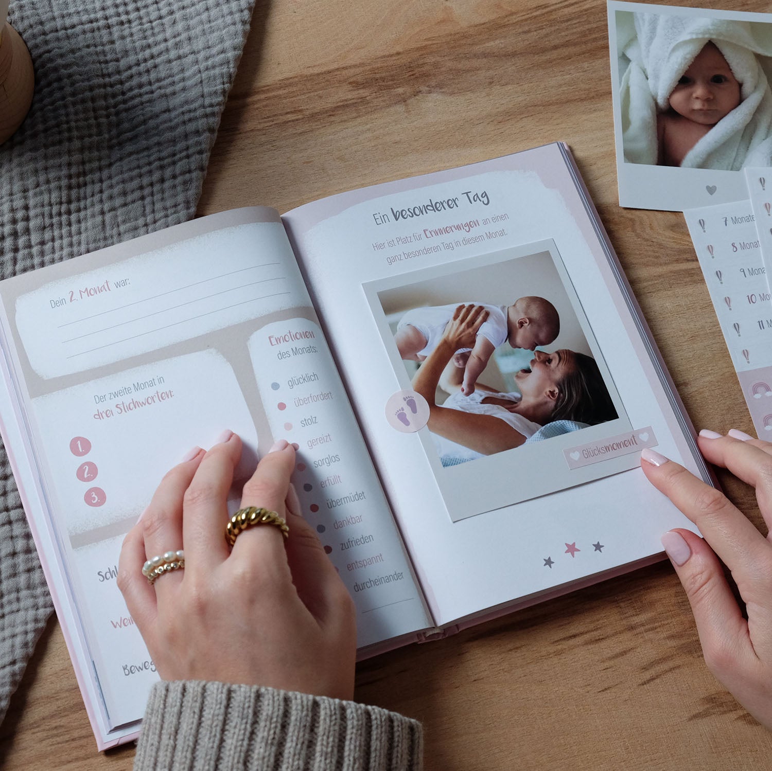 Baby-Tagebuch „Babys erstes Jahr" - Hase mit Sticker