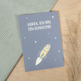 Postkarte "Hurra, ich bin ein Schulkind" Weltraum